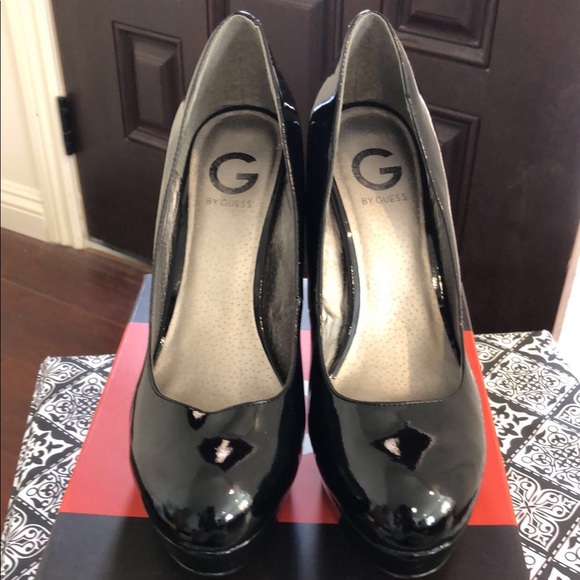 Guess 6” black leather pump heel - Picture 2 of 4